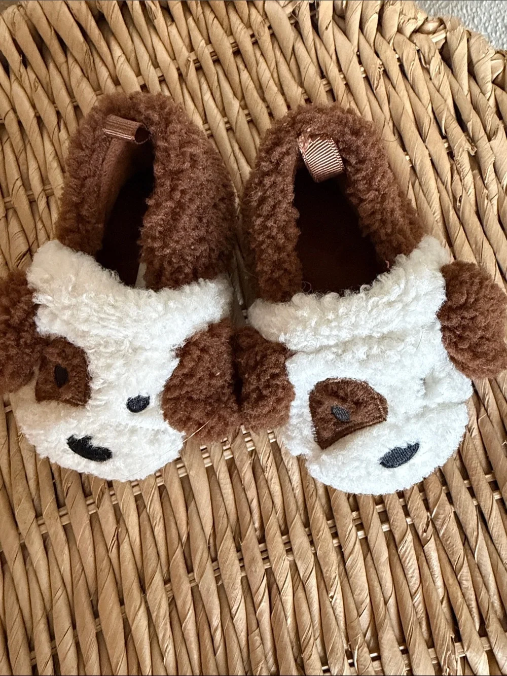 Cozy Puppy Plush Slip-On Kids Slippers - Cream & Brown